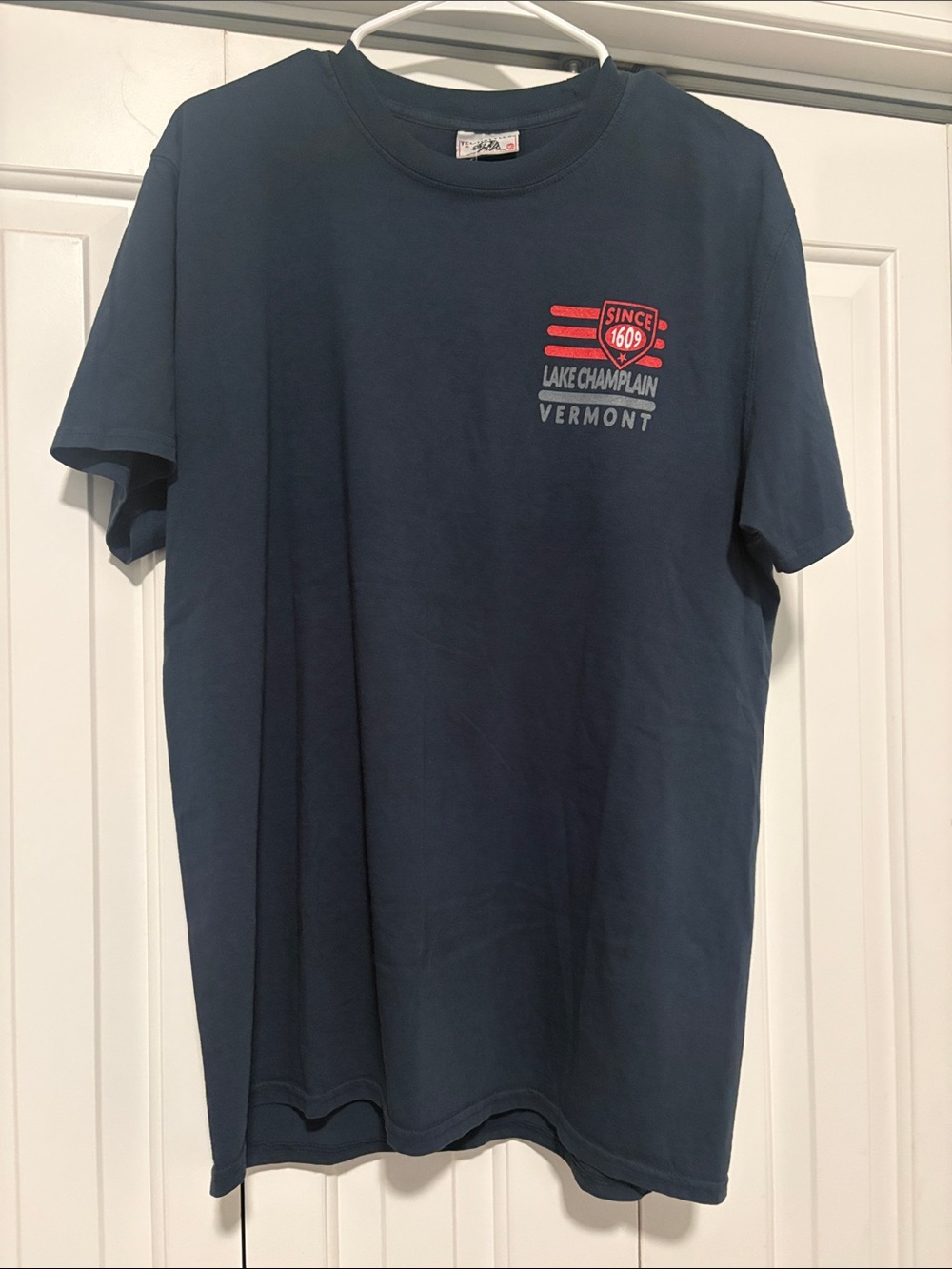 Vermont Lake Champlain Navy Graphic T-Shirt NWT